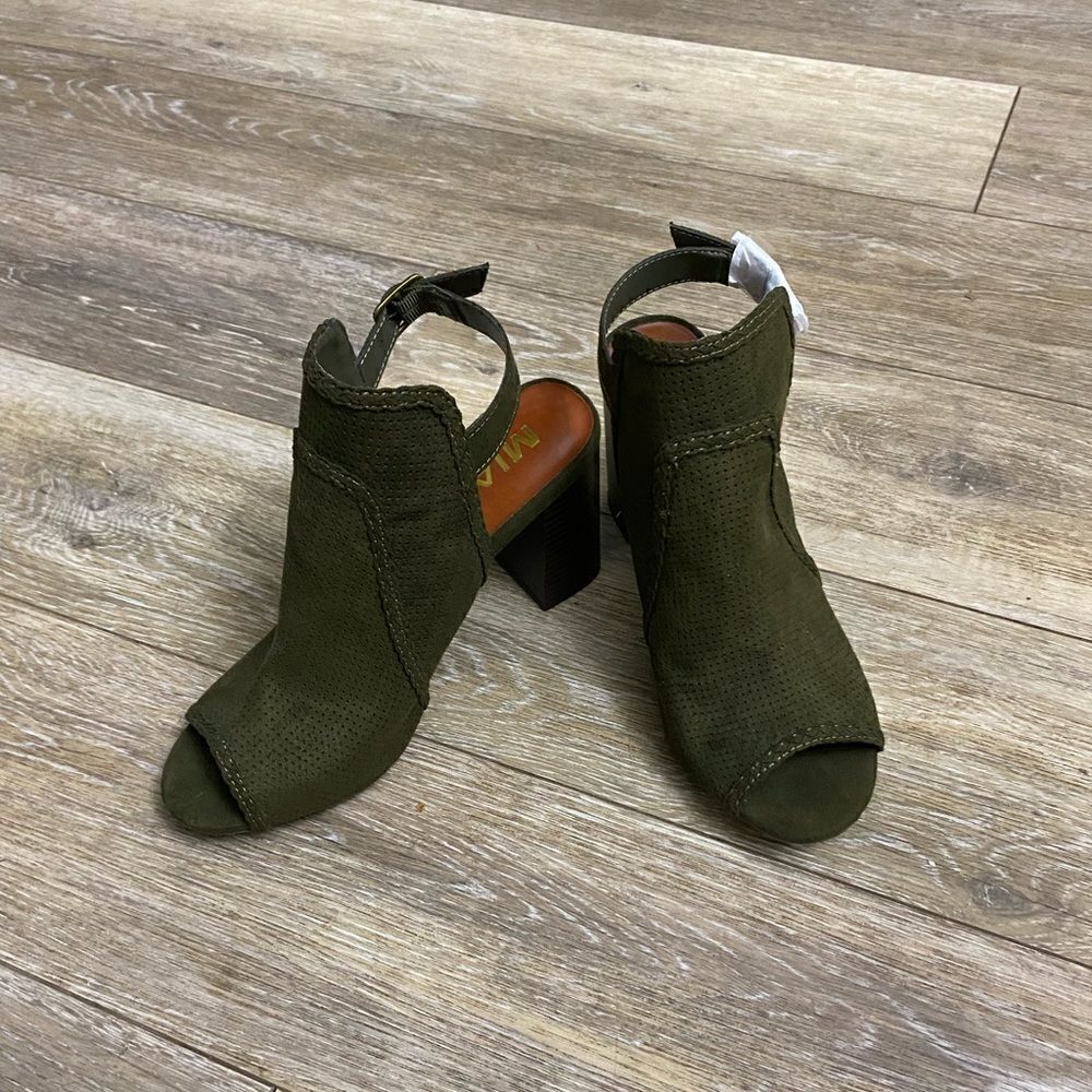 MIA Suede Boca Block Heel - Picture 5 of 11